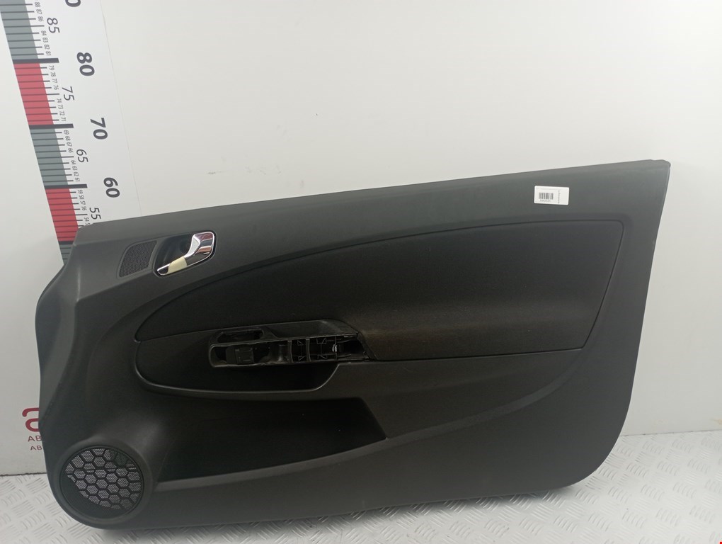 Обшивка двери передняя правая OPEL Corsa D 2006-2014