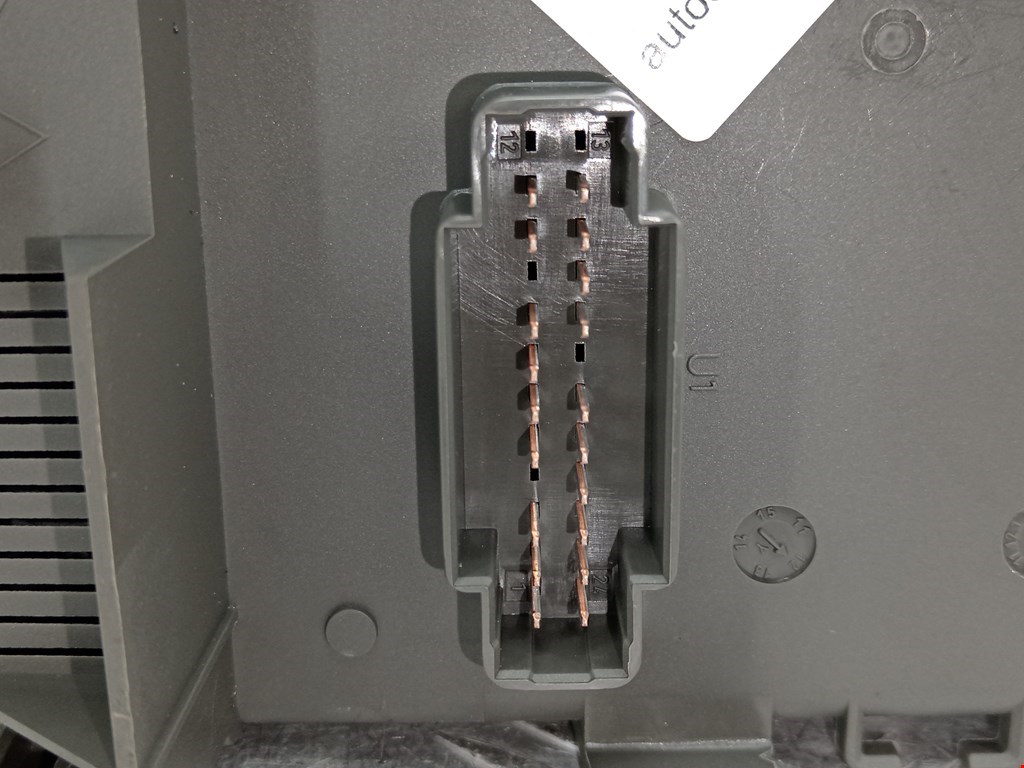 Датчик уровня в бачок омывателя RENAULT Espace 2003-2014