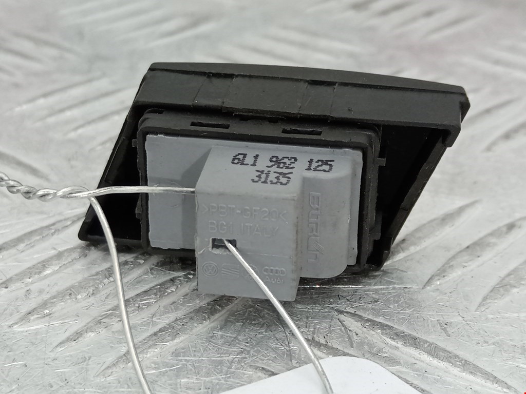 Кнопка центрального замка SEAT Ibiza 2002-2008