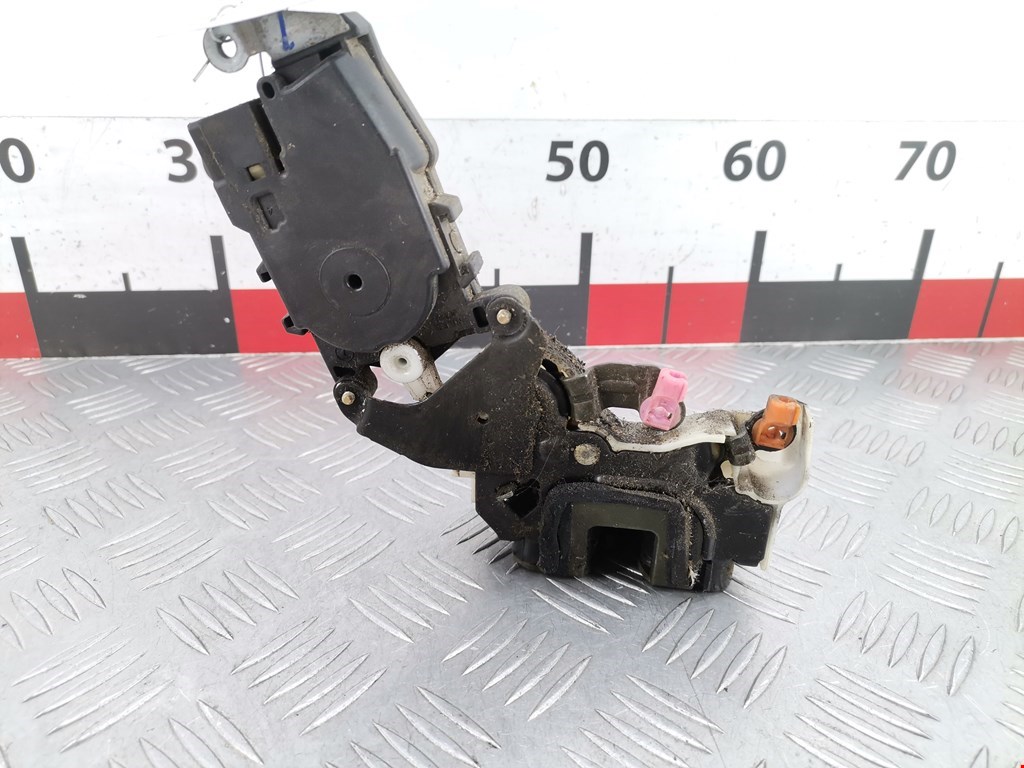 Замок двери задней правой SUBARU Impreza 1992-2000