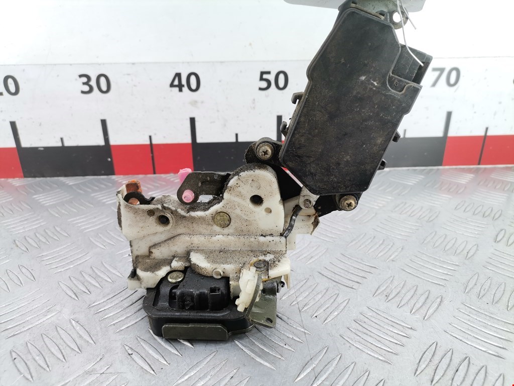 Замок двери задней правой SUBARU Impreza 1992-2000