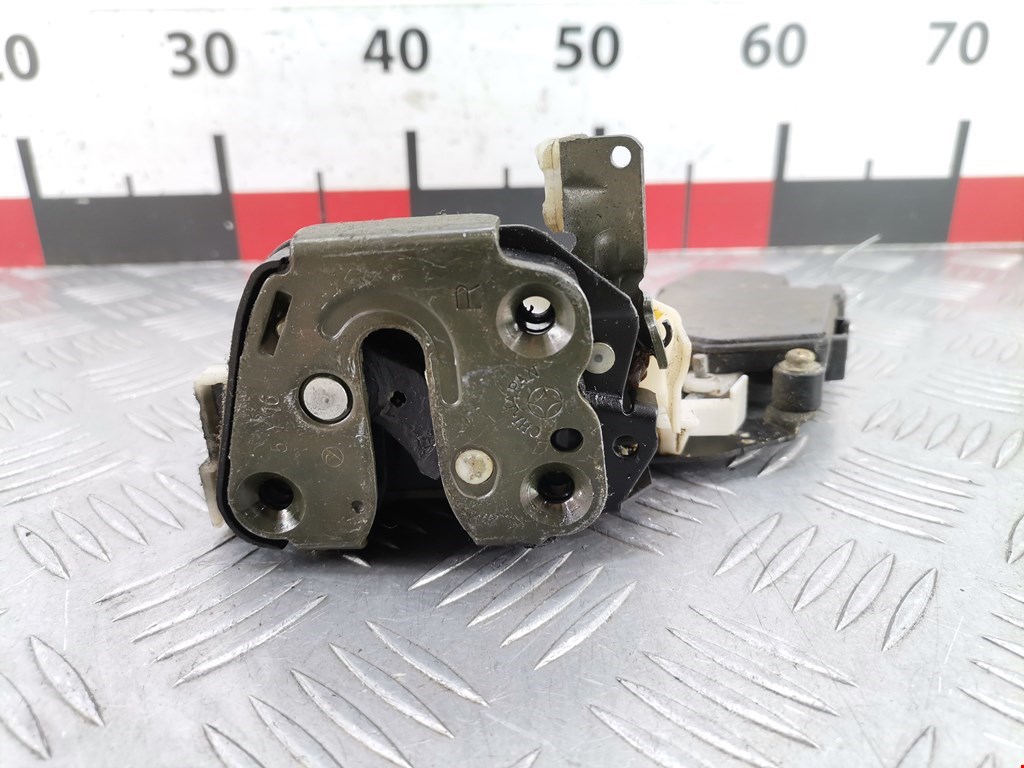 Замок двери задней правой SUBARU Impreza 1992-2000