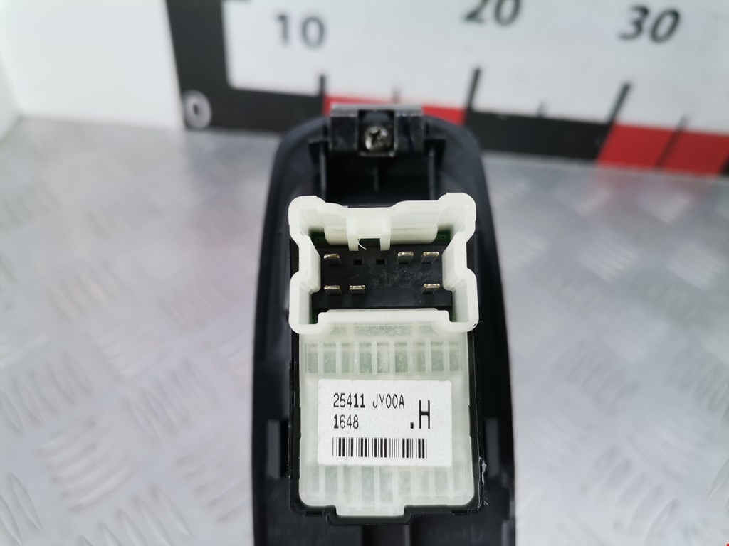 Кнопка стеклоподъемника RENAULT Koleos HY 2008-2016