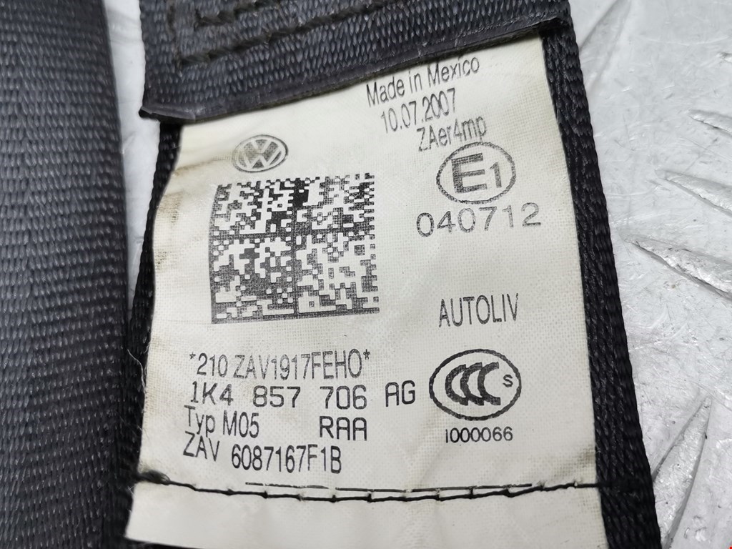 Ремень безопасности передний правый VOLKSWAGEN Golf V 2003-2009