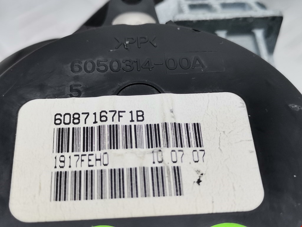 Ремень безопасности передний правый VOLKSWAGEN Golf V 2003-2009