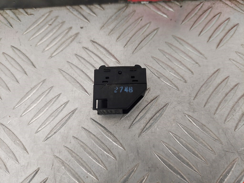 Кнопка стеклоподъемника VOLKSWAGEN Passat B5 1997-2005