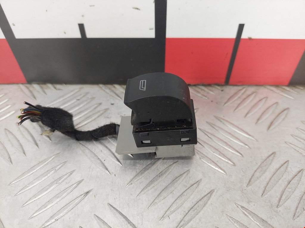 Кнопка стеклоподъемника AUDI A6 C5 1997-2004