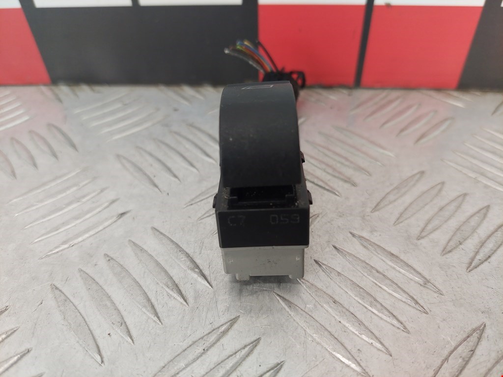 Кнопка стеклоподъемника AUDI A6 C5 1997-2004