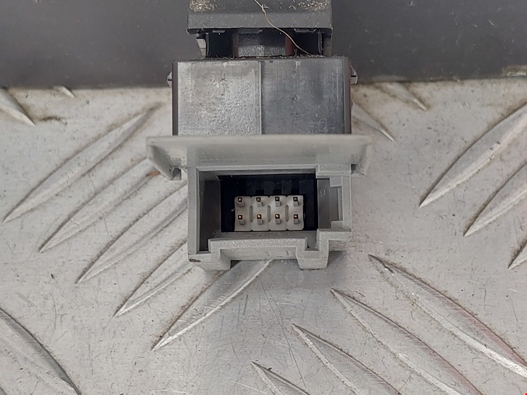 Кнопка стеклоподъемника AUDI A6 C5 1997-2004