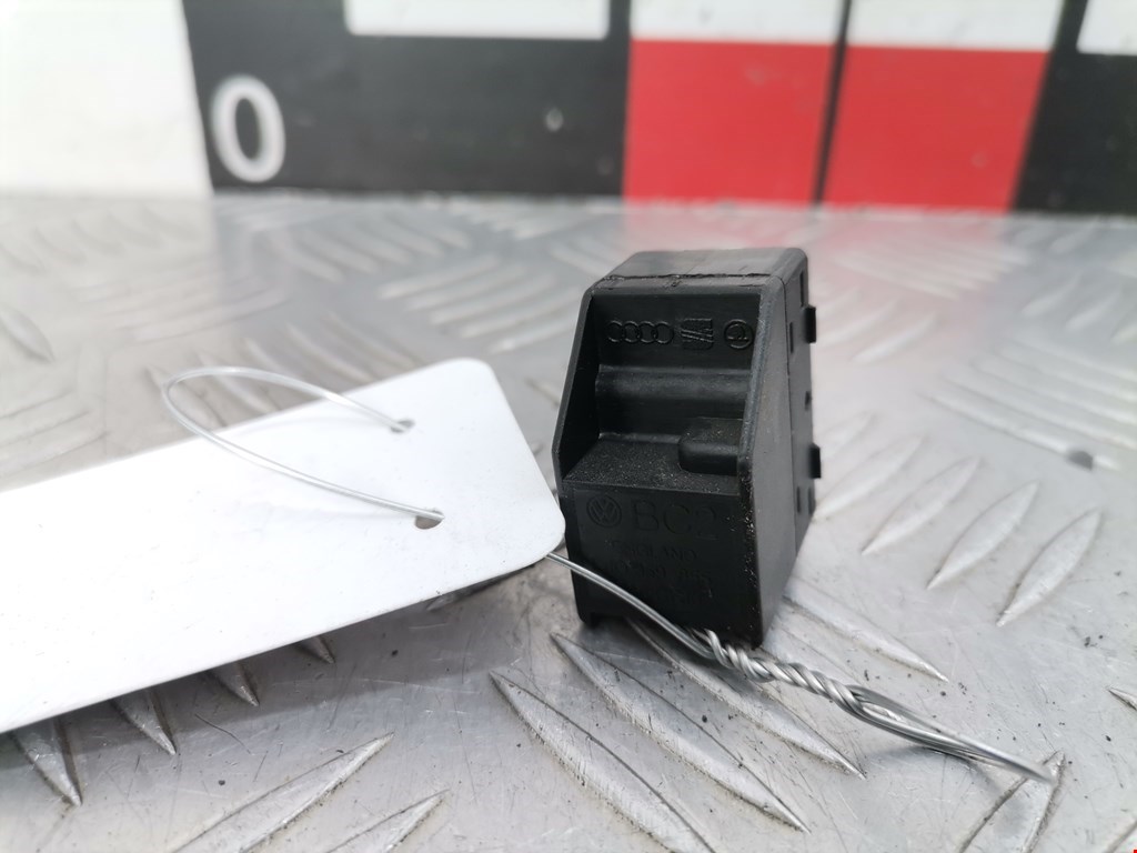 Кнопка стеклоподъемника VOLKSWAGEN Passat B5 1997-2005