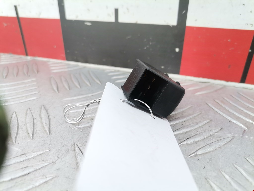 Кнопка стеклоподъемника VOLKSWAGEN Passat B5 1997-2005