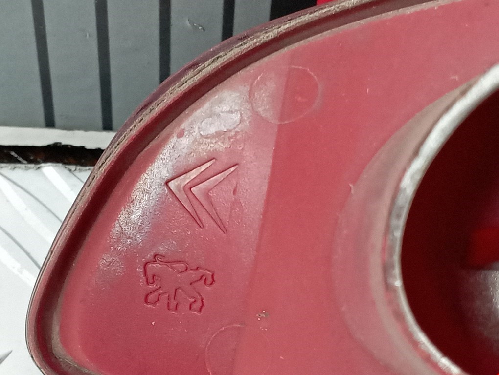 Фонарь задний внутренний левый PEUGEOT 607 2000-2010