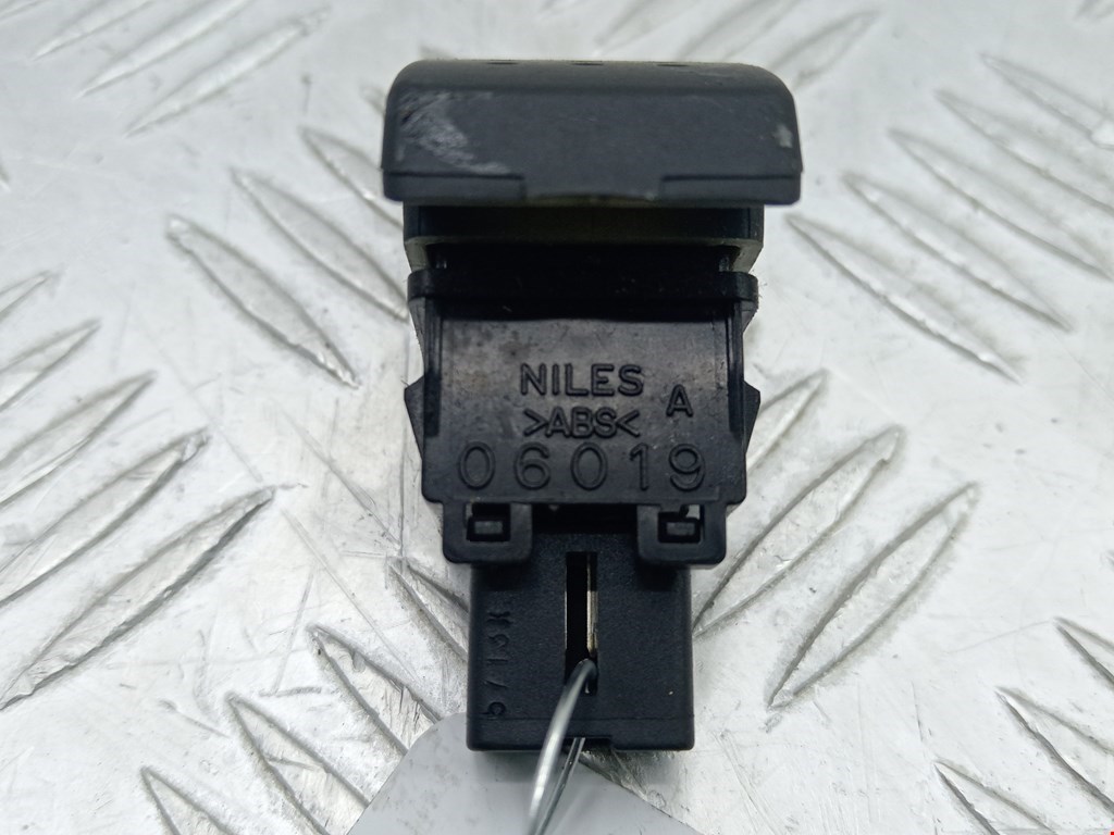 Кнопка аварийной сигнализации (аварийки) SUZUKI Swift 2004-2010