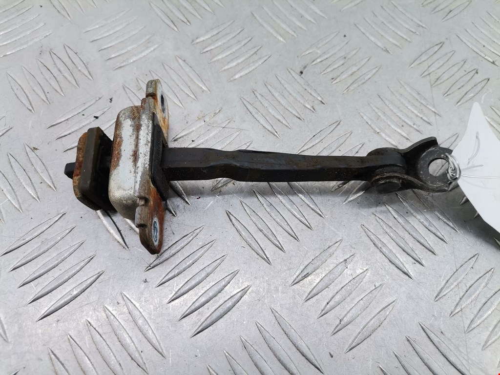 Ограничитель открывания двери KIA Carens 2006-2012