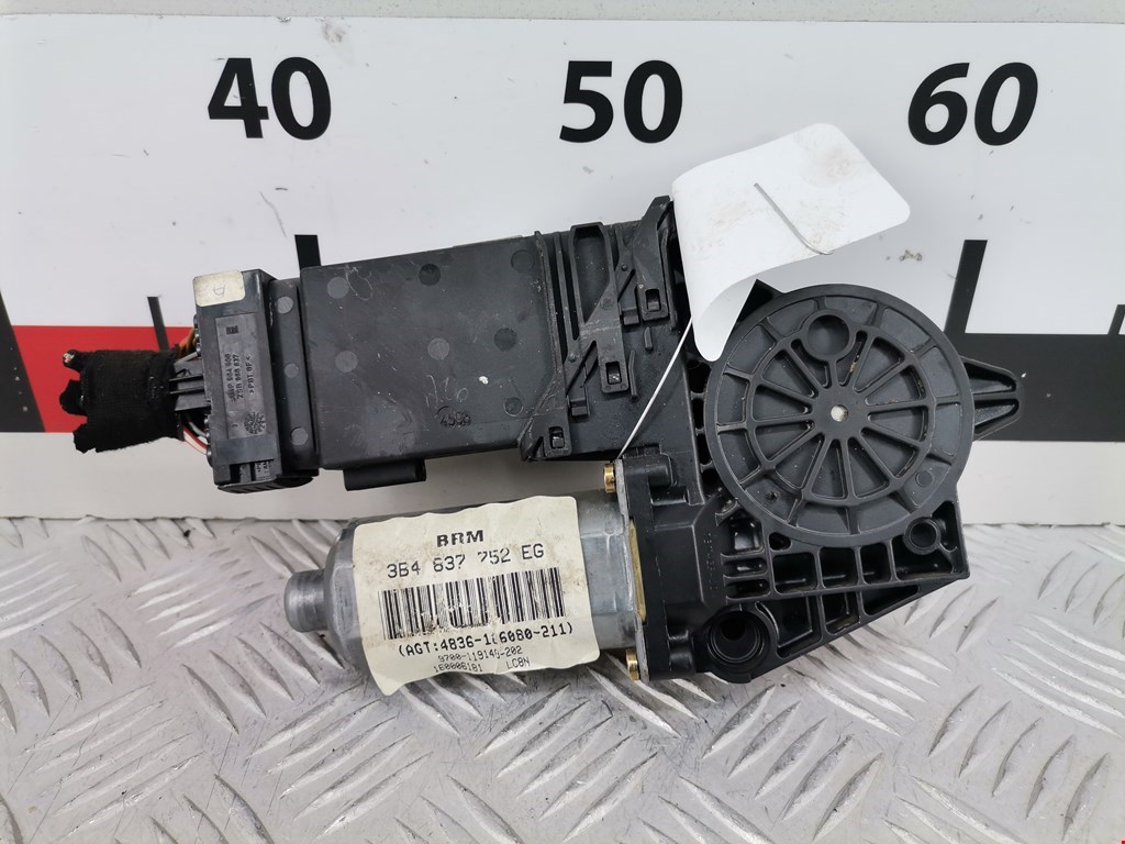 Моторчик стеклоподъемника Volkswagen Passat 5 (1996-2000)