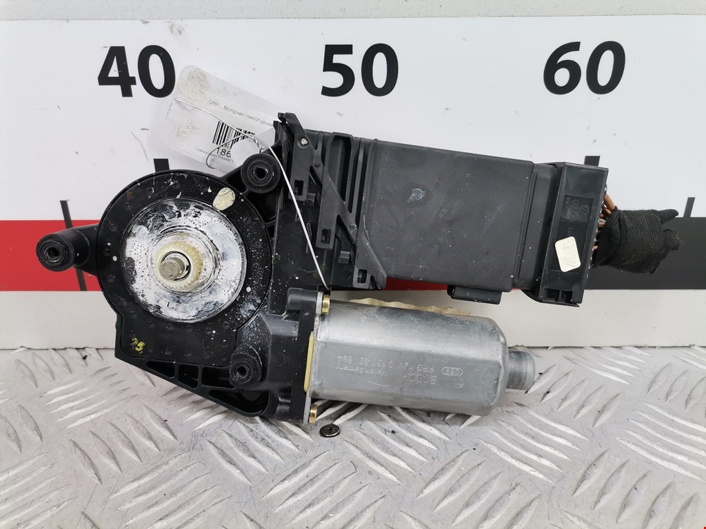 Моторчик (двигатель) стеклоподъемника VOLKSWAGEN Passat B5 1997-2005