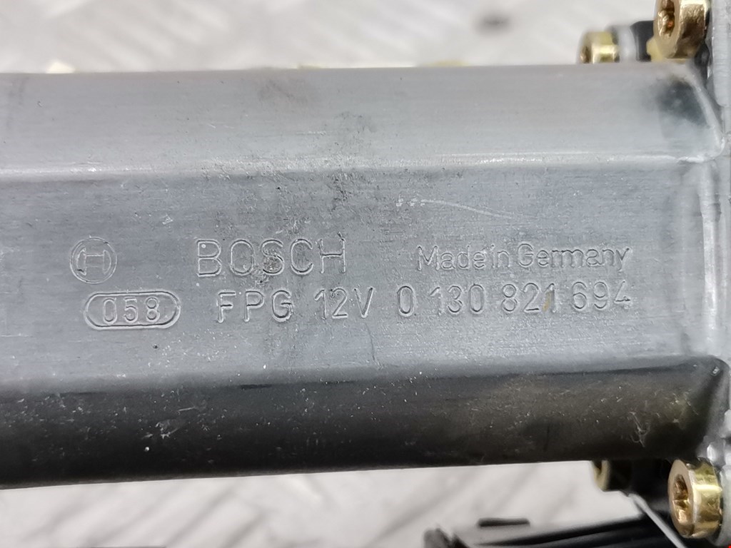 Моторчик (двигатель) стеклоподъемника VOLKSWAGEN Passat B5 1997-2005