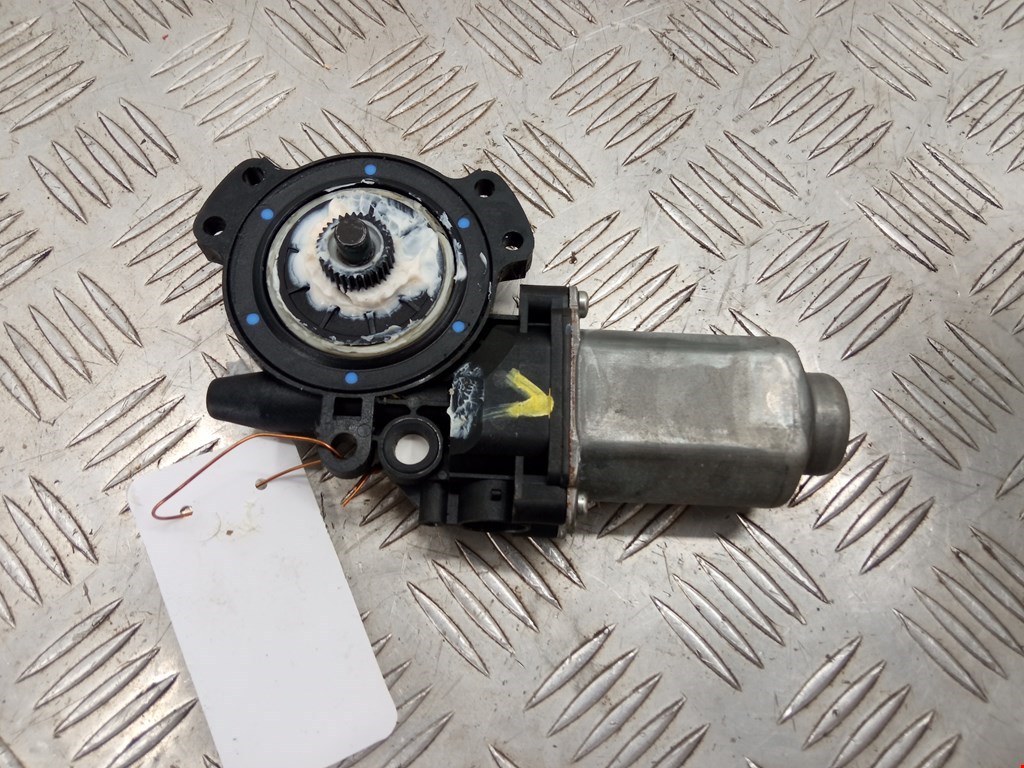 Моторчик (двигатель) стеклоподъемника HYUNDAI Santa Fe CM 2005-2012