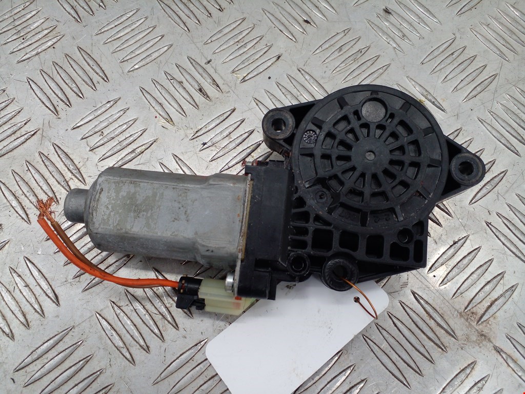 Моторчик (двигатель) стеклоподъемника HYUNDAI Tucson l 2004-2010