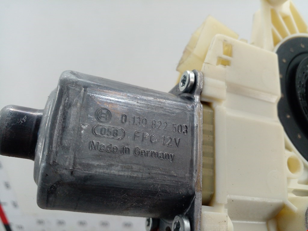 Моторчик (двигатель) стеклоподъемника MERCEDES-BENZ C-Class C-klasse W204 2007-2015