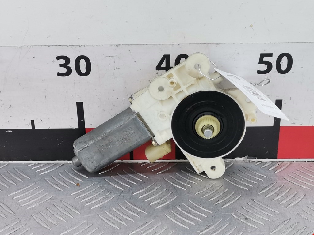 Моторчик (двигатель) стеклоподъемника MERCEDES-BENZ A-Class W168 1997-2004