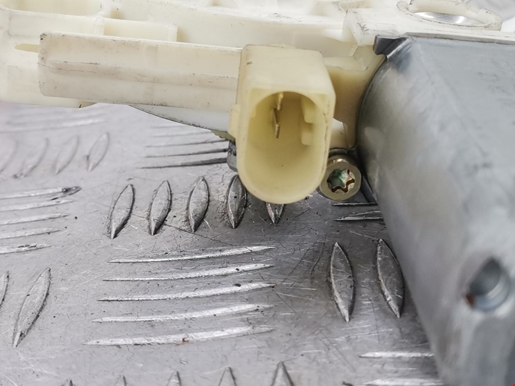 Моторчик (двигатель) стеклоподъемника MERCEDES-BENZ A-Class W168 1997-2004