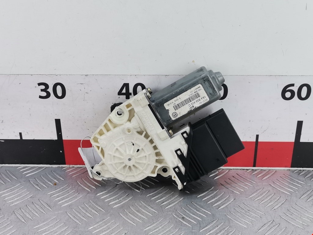 Моторчик (двигатель) стеклоподъемника VOLKSWAGEN Golf V 2003-2009