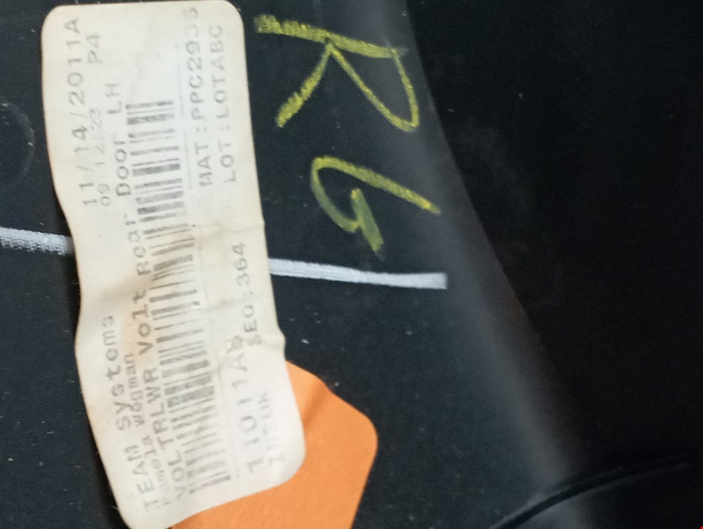 Обшивка двери задняя левая CHEVROLET Volt 2010-2015