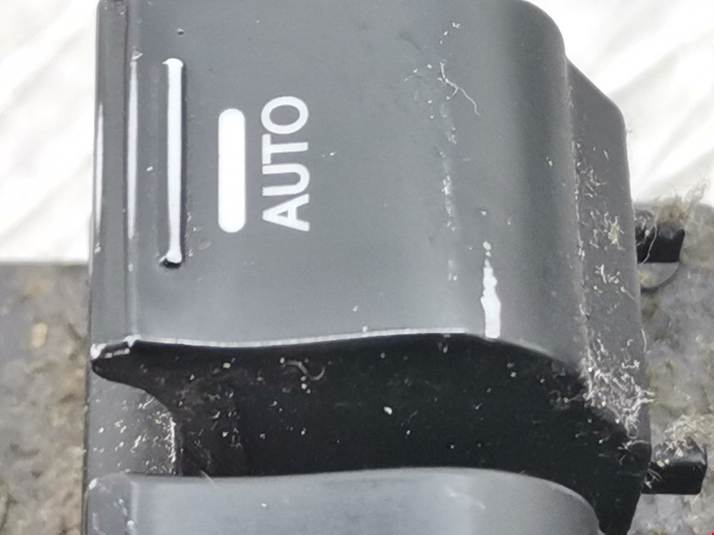 Блок управления стеклоподъемниками HYUNDAI i40 2011-2019