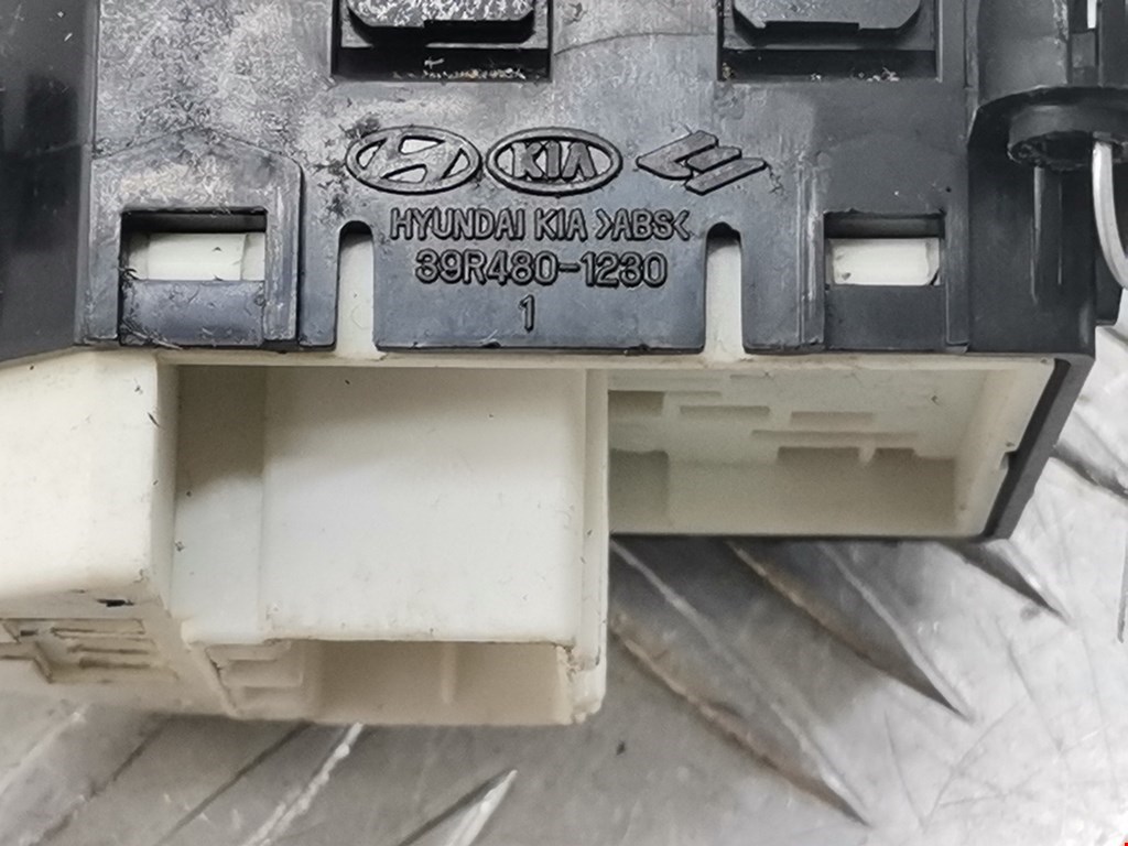 Блок управления зеркалами HYUNDAI i40 2011-2019