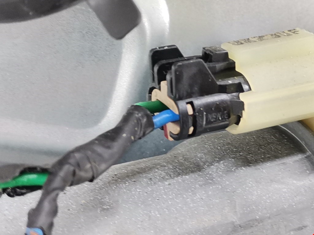 Стеклоподъемник передний правый KIA Carens 2006-2012