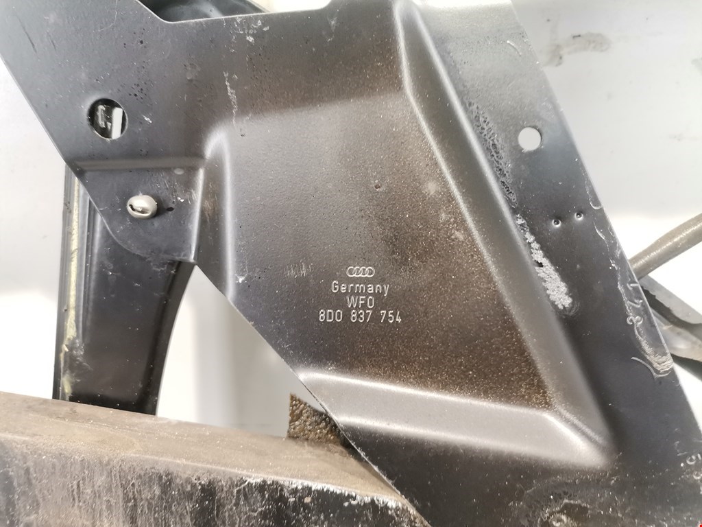 Стеклоподъемник передний правый AUDI A4 B5 1995-2001