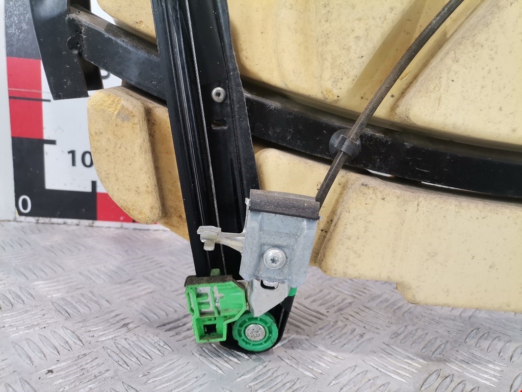 Стеклоподъемник передний правый AUDI A4 B5 1995-2001