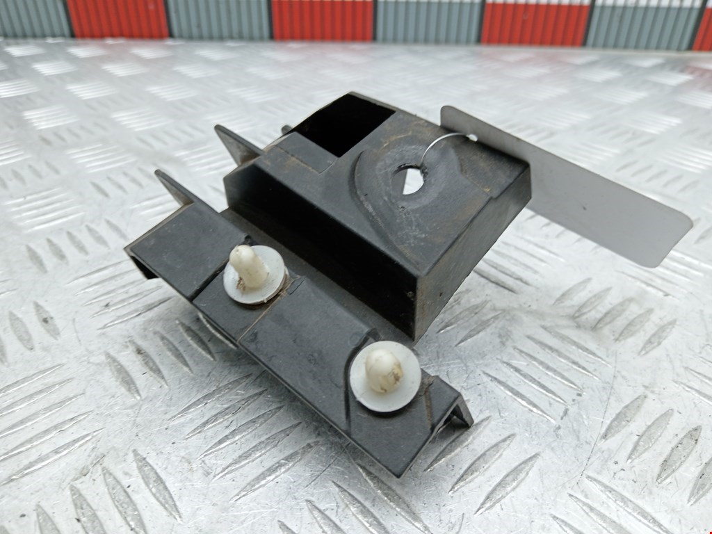 Кронштейн заднего бампера левый правый RENAULT Megane I 1996-2002