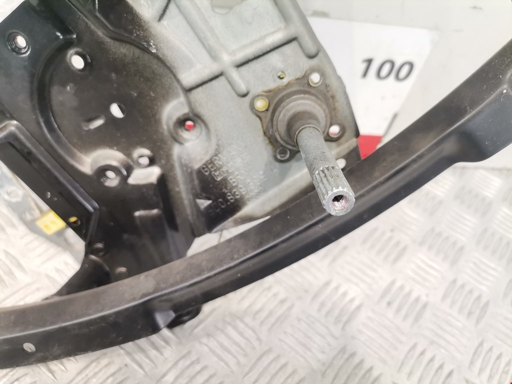 Стеклоподъемник задний левый AUDI A4 B5 1995-2001