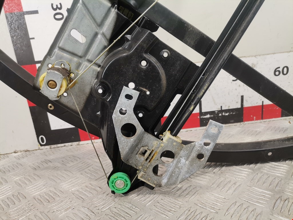 Стеклоподъемник задний левый AUDI A4 B5 1995-2001