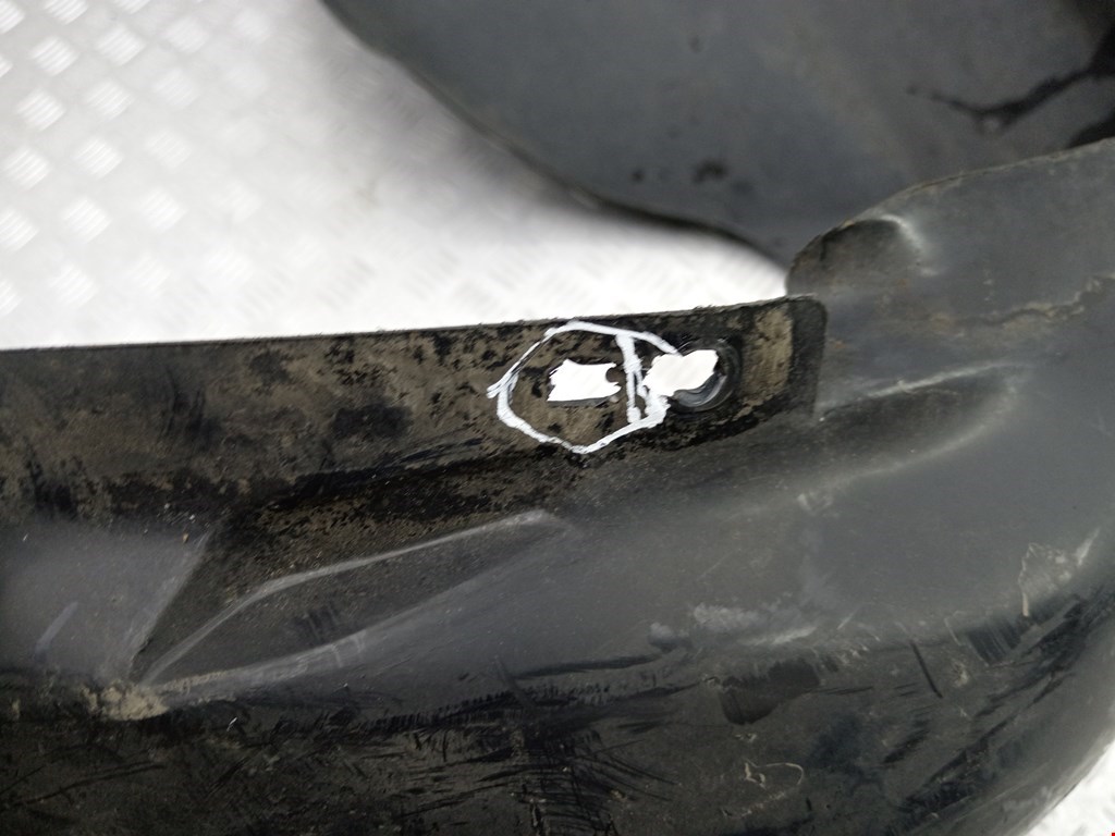 Локер (подкрылок) передний правый VOLKSWAGEN Golf V 2003-2009