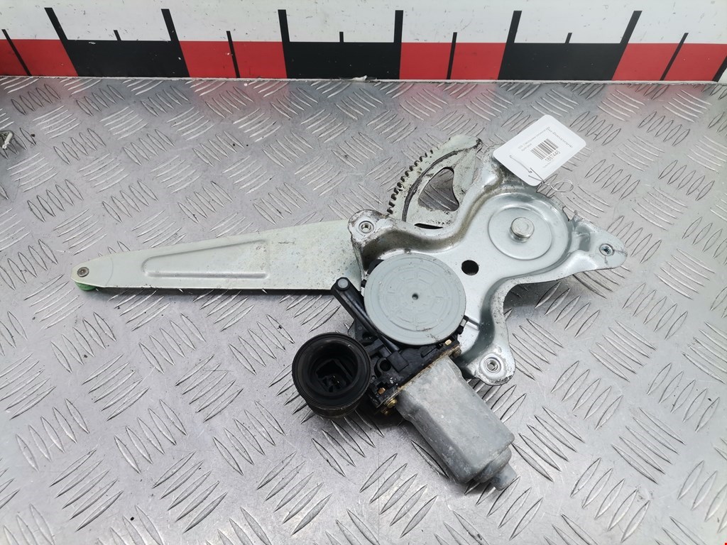 Стеклоподъемник электрический двери задней правой Toyota Rav4 2 (2000-2005)