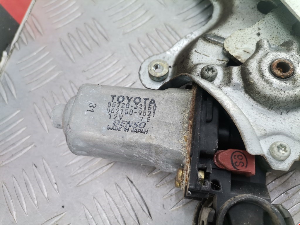 Стеклоподъемник задний правый TOYOTA RAV 4 XA20 2000-2005