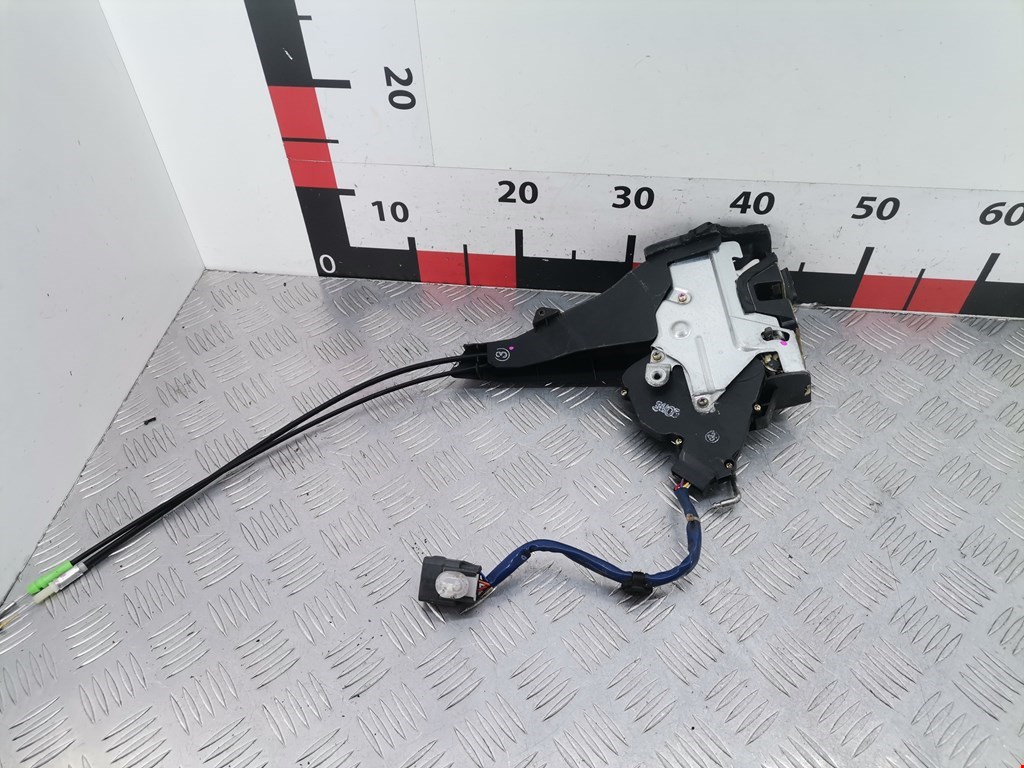Замок двери задней правой TOYOTA RAV 4 XA20 2000-2005