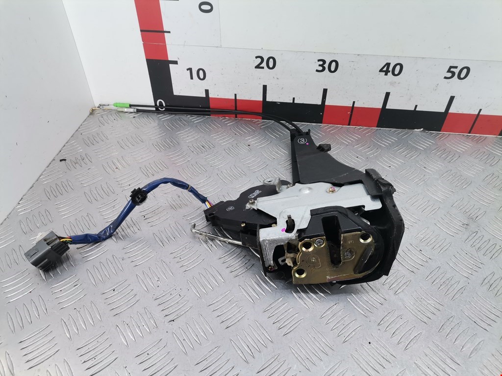 Замок двери задней правой TOYOTA RAV 4 XA20 2000-2005