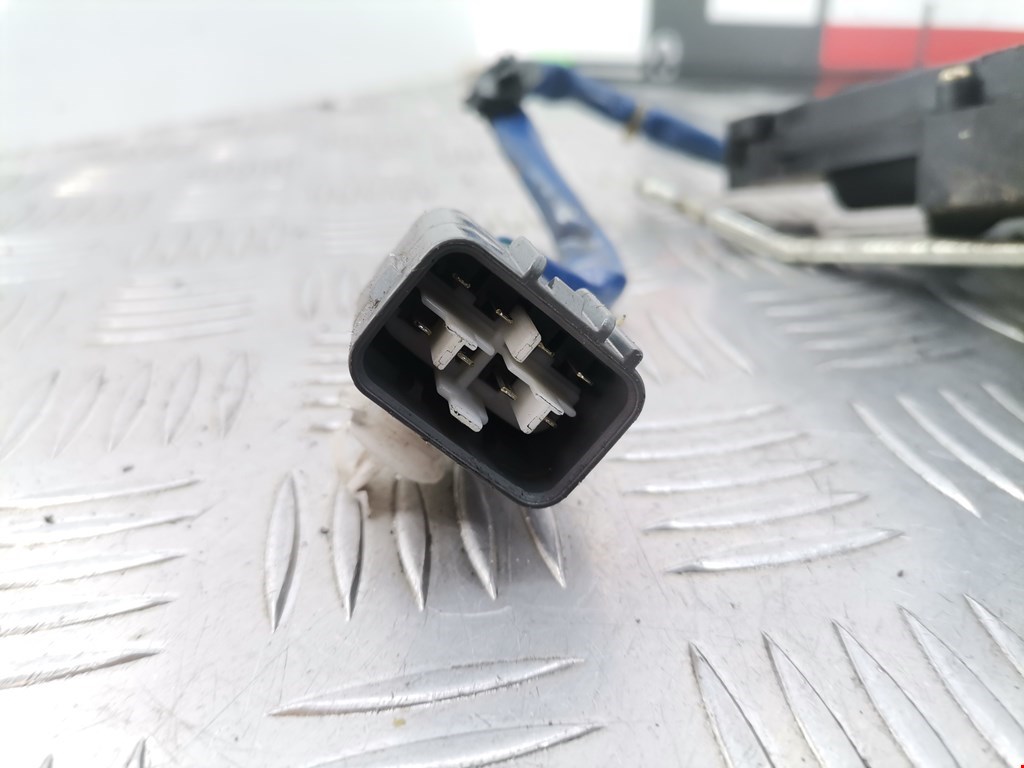 Замок двери задней правой TOYOTA RAV 4 XA20 2000-2005