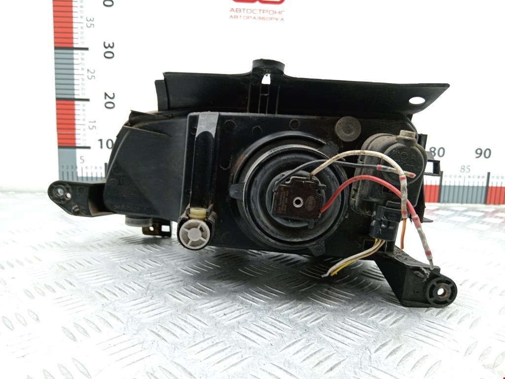 Фара правая PEUGEOT Partner 1996-2009