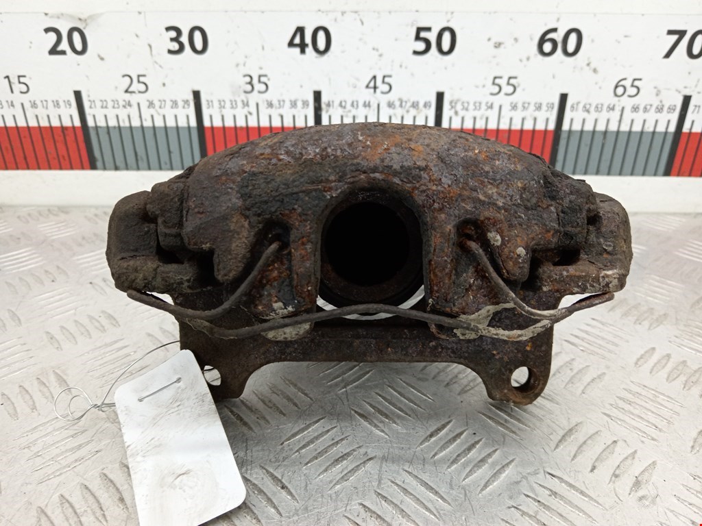 Суппорт передний левый VOLKSWAGEN Passat B6 2005-2011