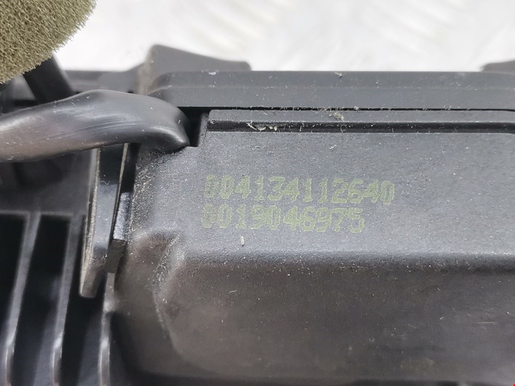 Замок двери передней правой MERCEDES-BENZ CLS-Class C219 2004-2010