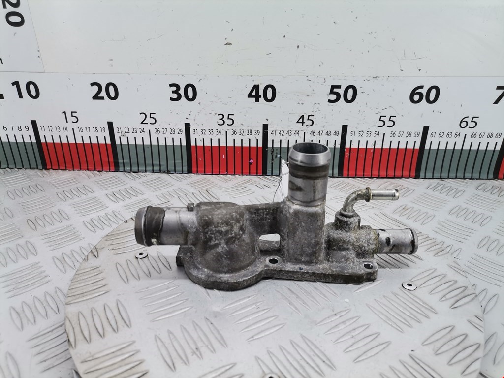 Фланец (штуцер системы охлаждения тройник) Honda Civic 8 (2005-2011)