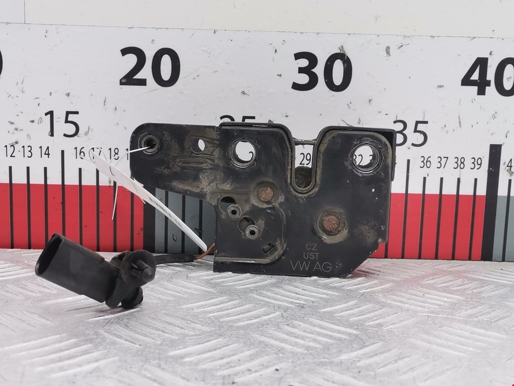 Замок капота VOLKSWAGEN Polo IV 2001-2009
