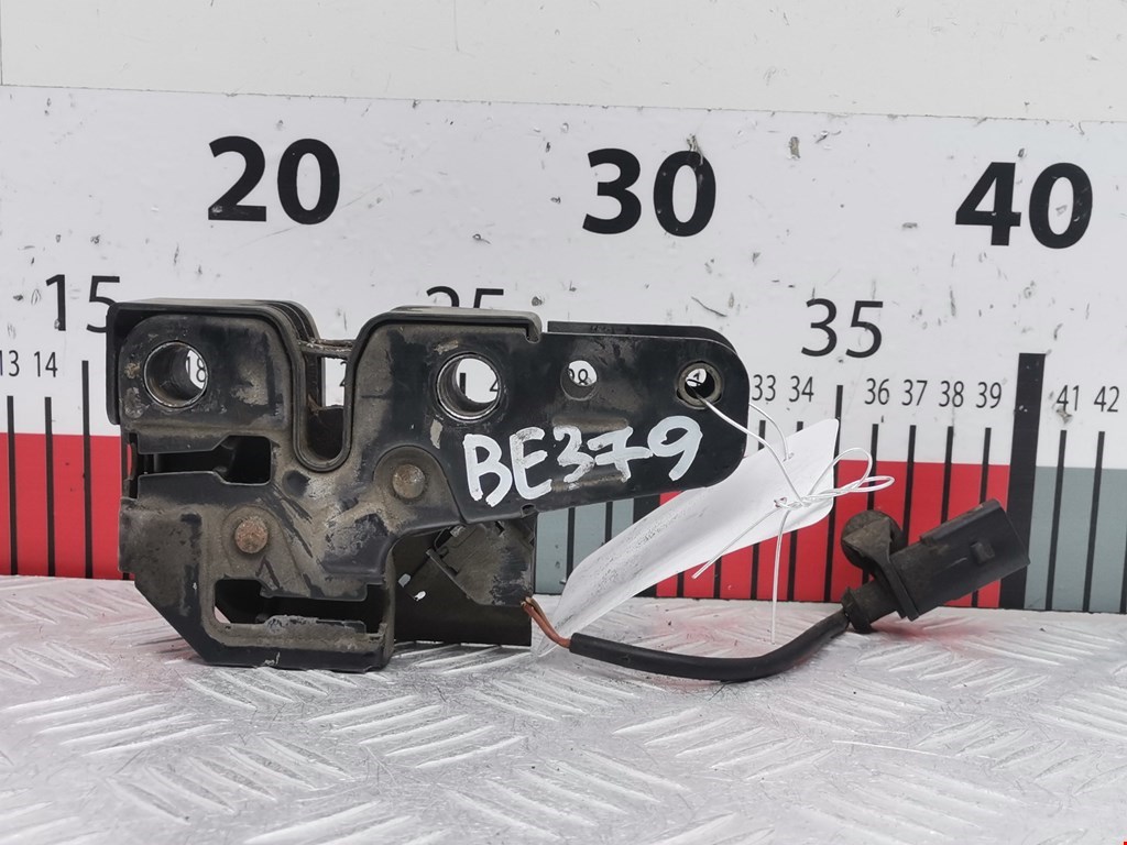 Замок капота VOLKSWAGEN Polo IV 2001-2009