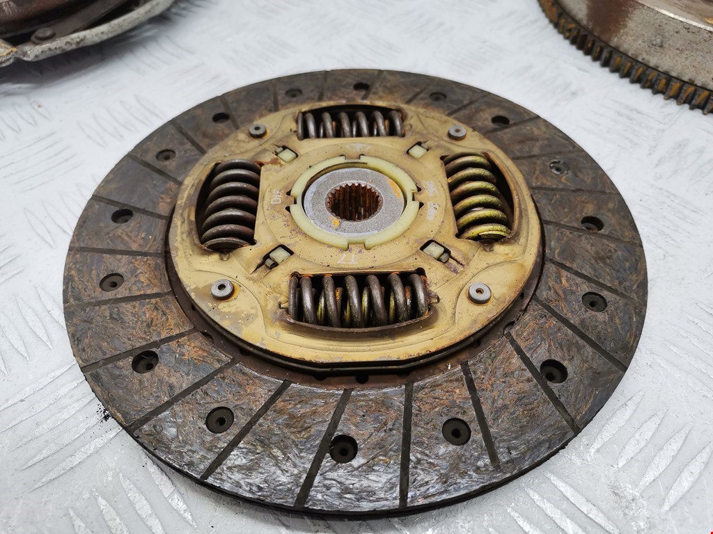 Маховик (демпфер сцепления) CHEVROLET Aveo T200 2003-2008