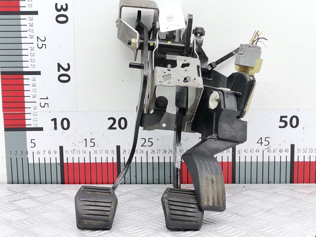 Блок педалей (педальный узел) FORD Focus I 1998-2005
